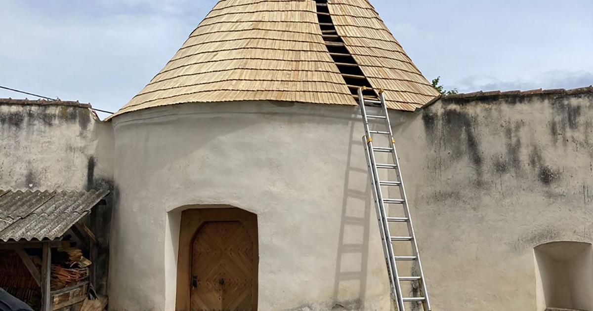 Újra él a zsindely