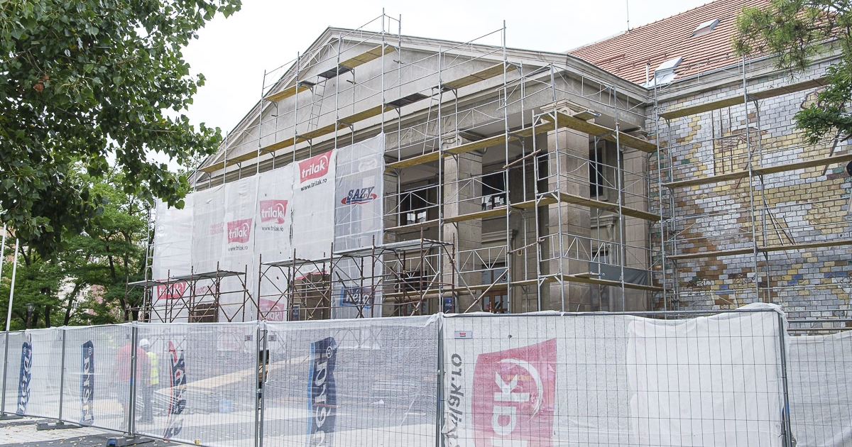 Bérletek nélkül, új helyszíneken a Játékszín