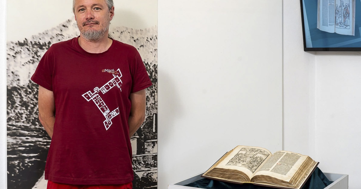 Évszázados kincsek és könyvritkaságok