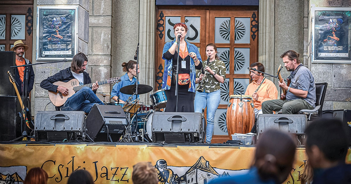 Adományból ritmust