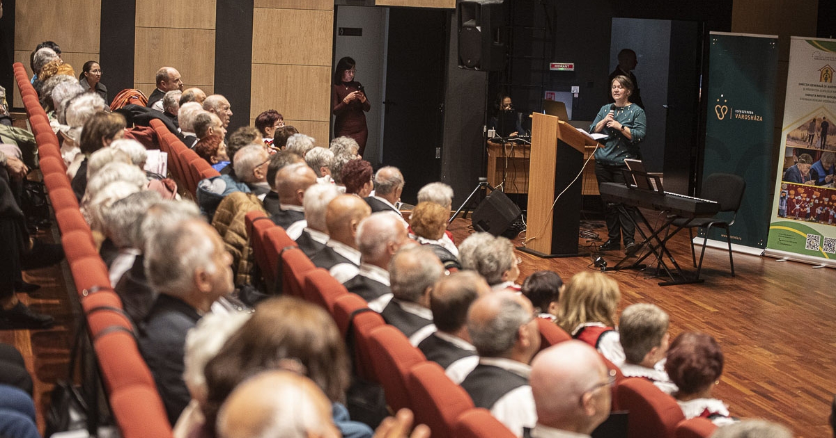 Élményekkel teli nap a szépkorúaknak