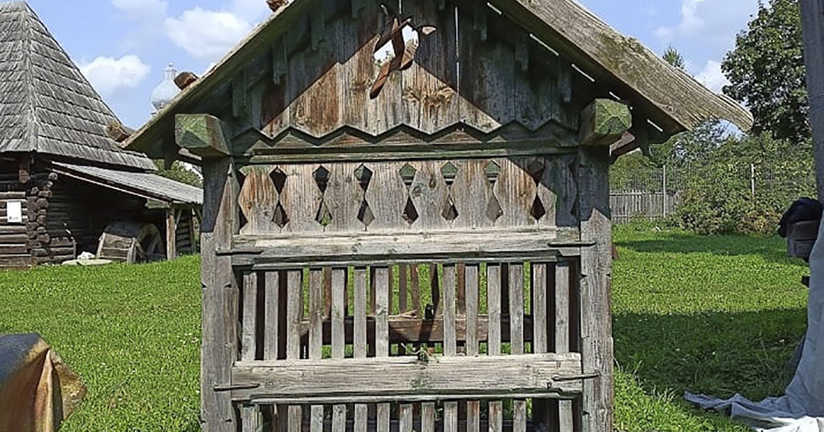 Mesélőkút a múzeumkertben