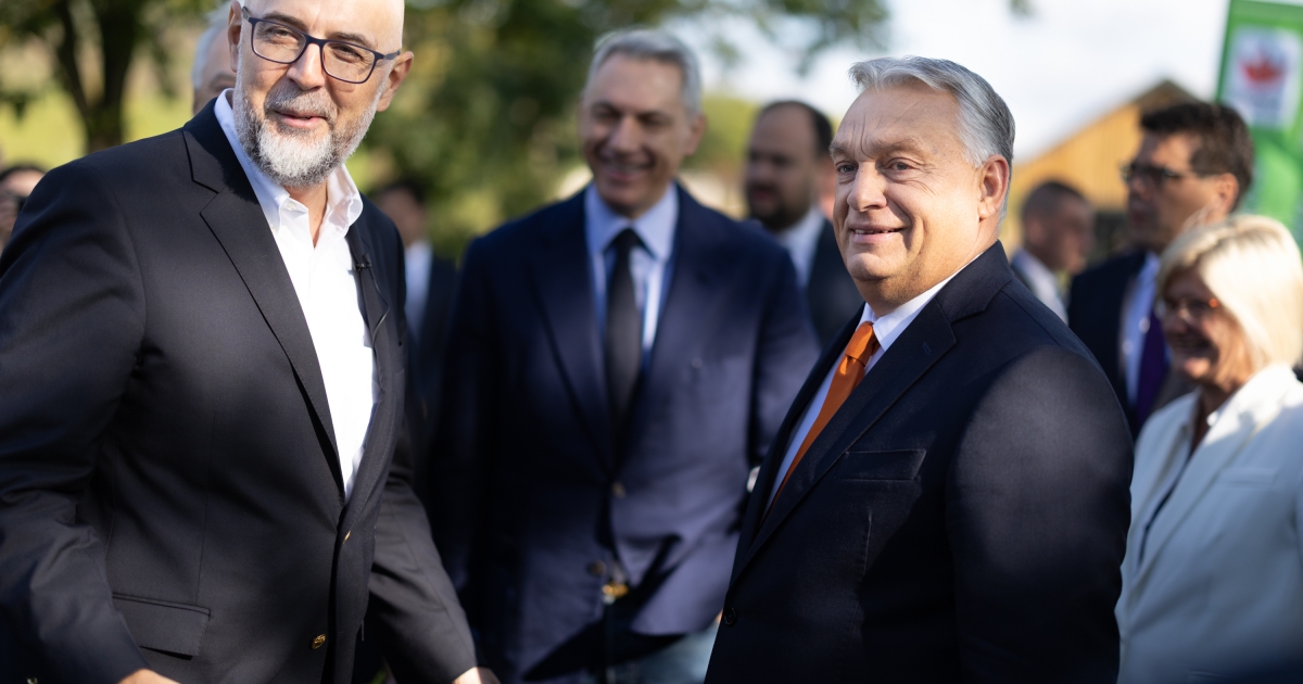 Orbán Viktor megérkezett a kongresszus helyszínére