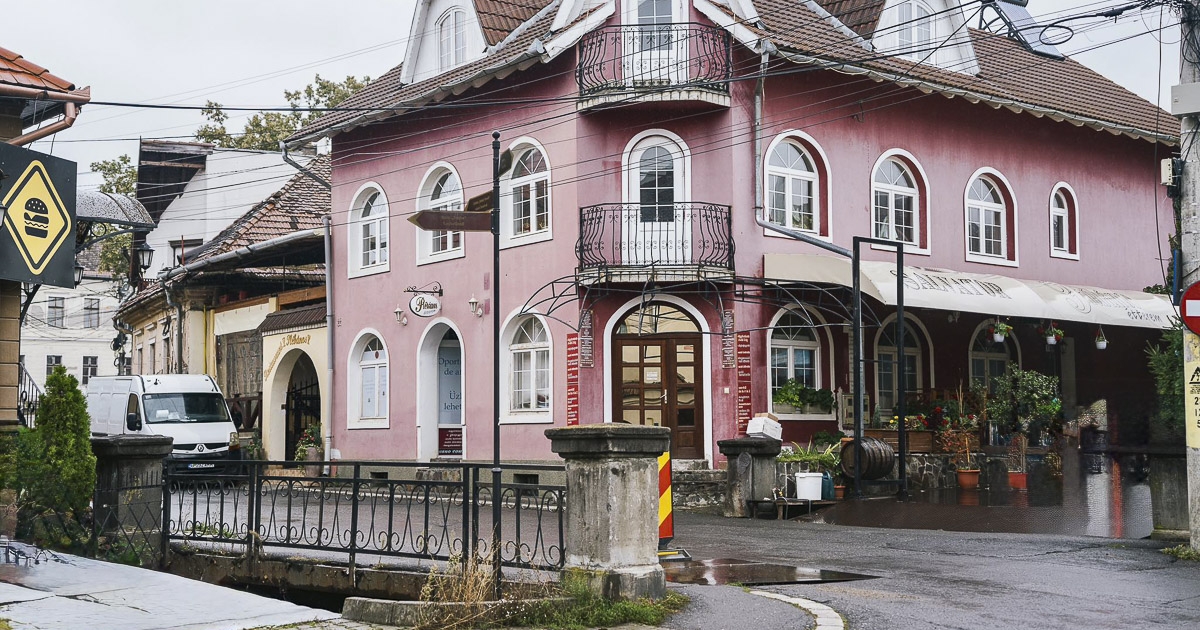 Bontják a Vár utcai hidat, hogy újjáépítsék