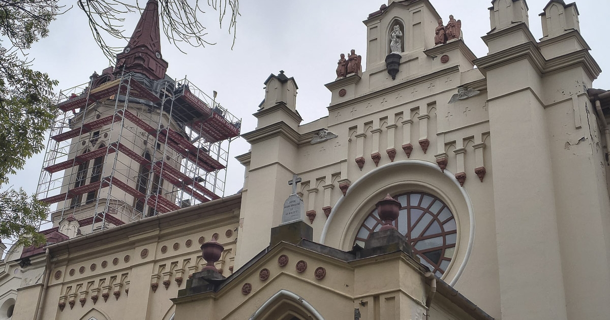 Drága műemlék épületeink