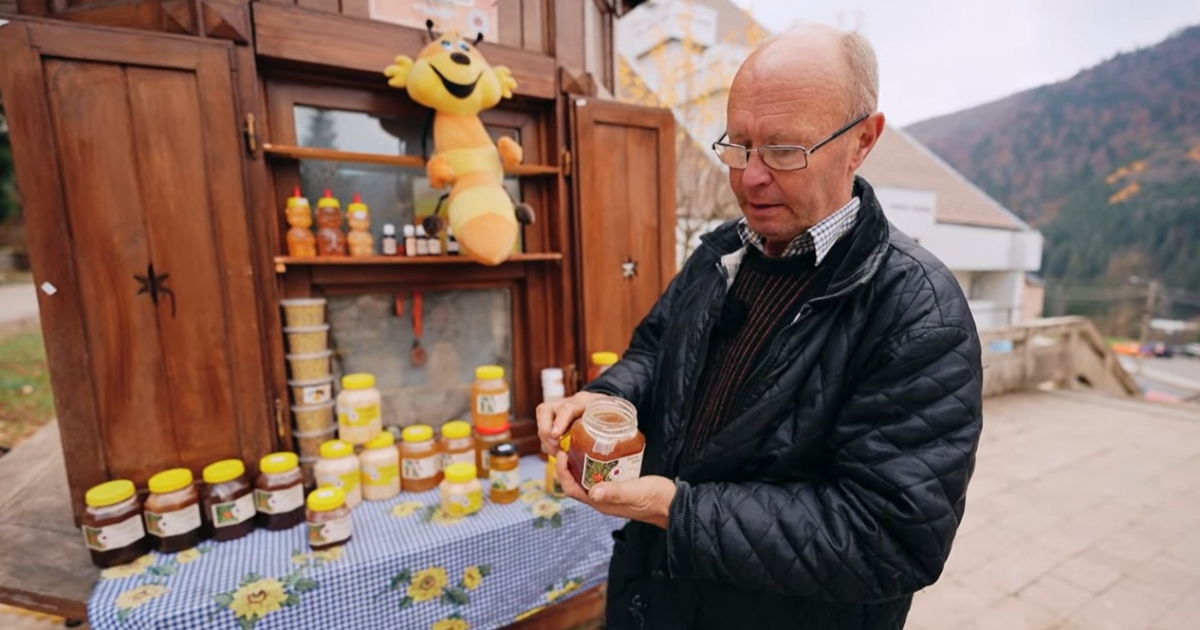 A csíkszentkirályi Táncos Zoltánék méhészeténél jártunk