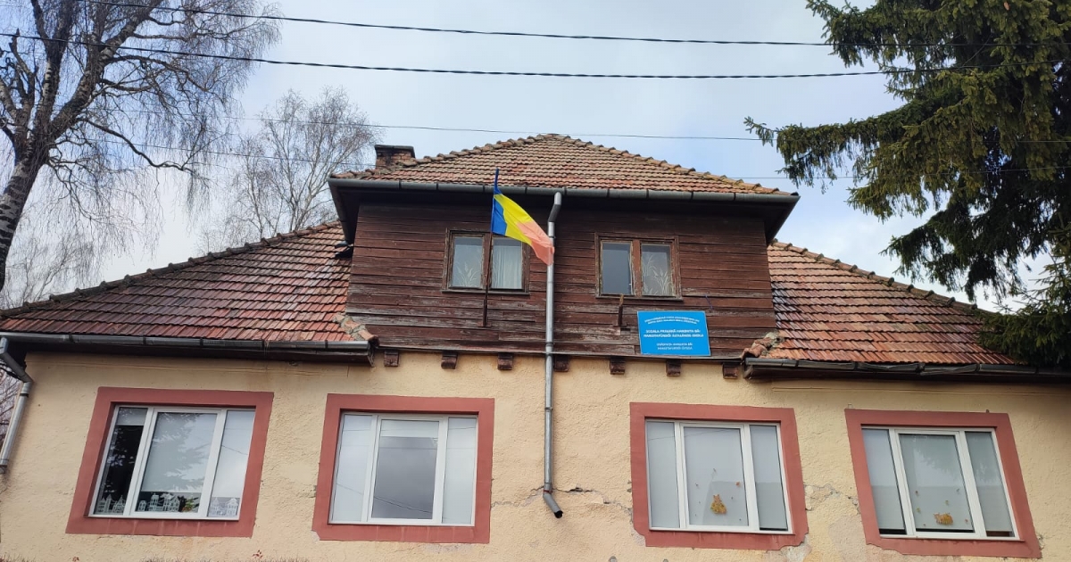 Beázott a hargitafürdői iskola tetőszerkezete