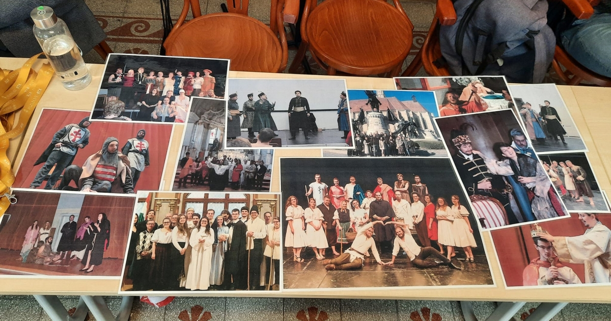 Történelem a „színpadon”