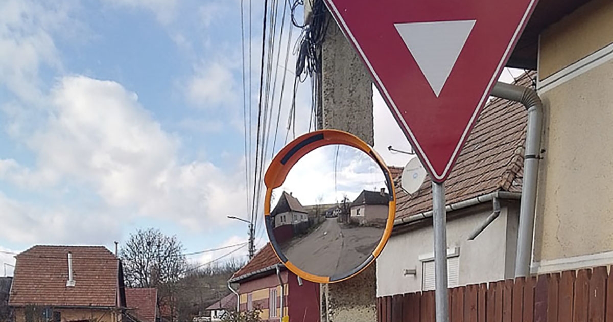 Forgalmi tükrök segítenek