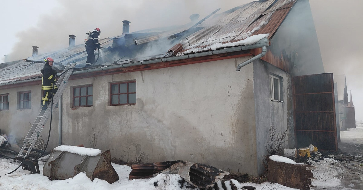 Kigyulladt egy istálló Remetén