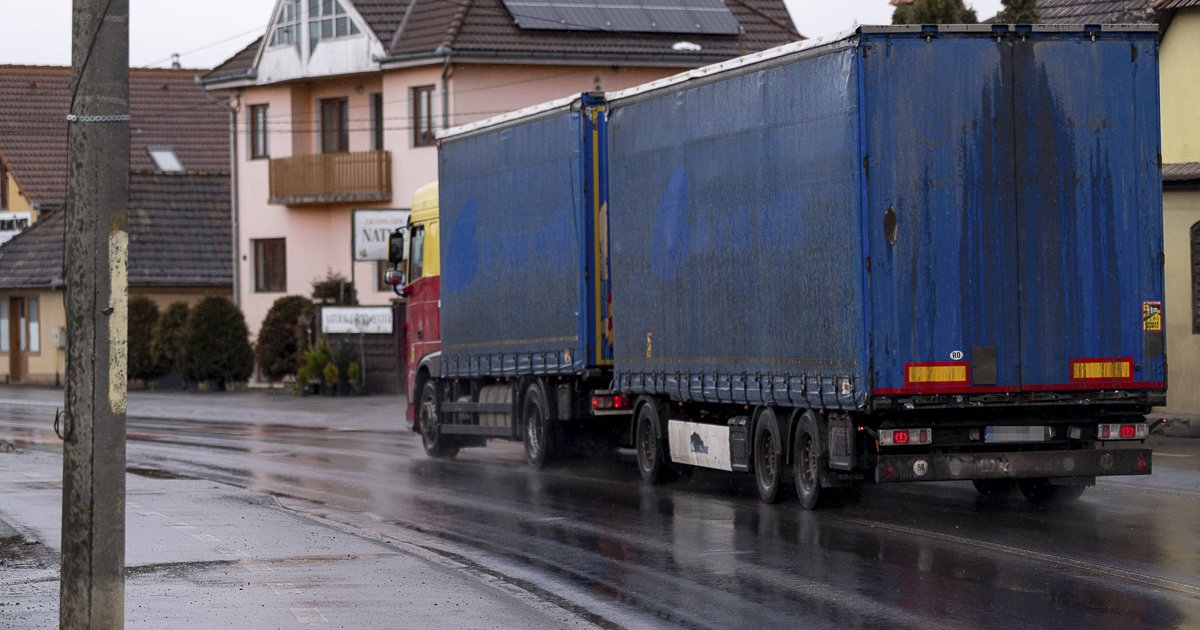 „Lenyelik” vagy kijavíttatják a nyomvályúkat?