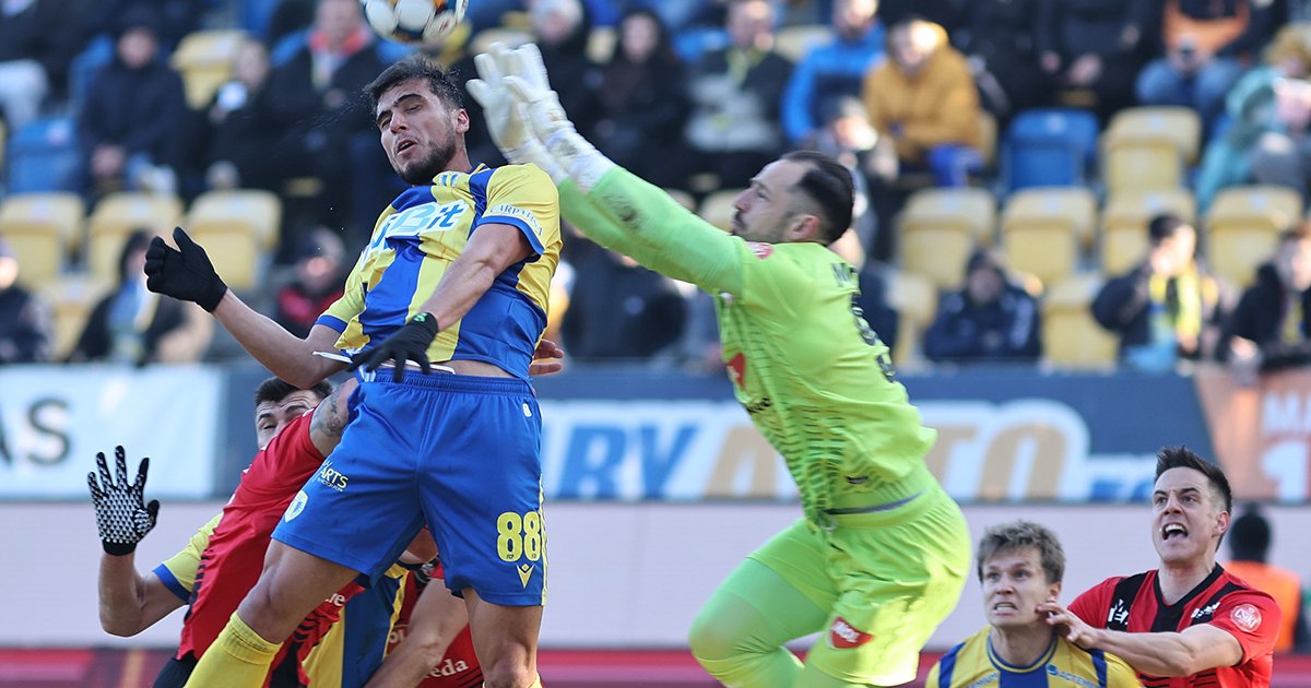 Ismert az alsó- és felsőház összetétele