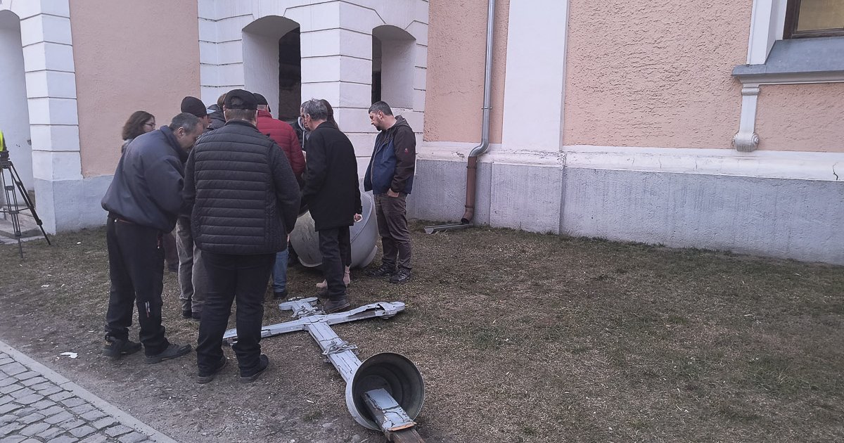 Szivar, kalendárium és értékes pénzérmék