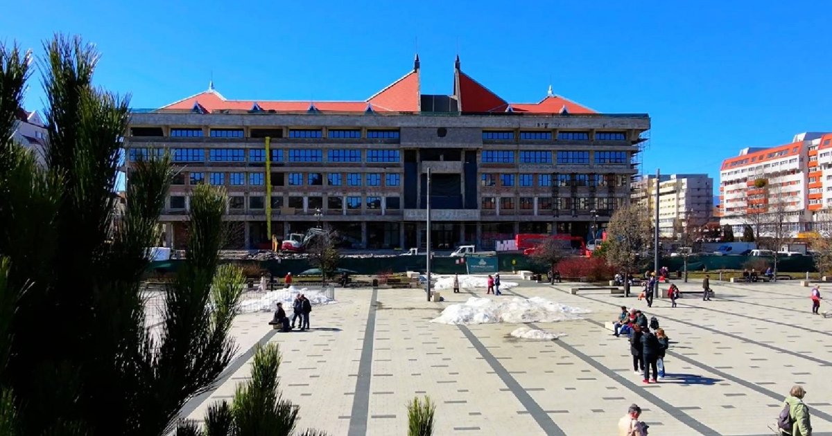 Látványos előrelépés a csíkszeredai megyeháza építkezésénél