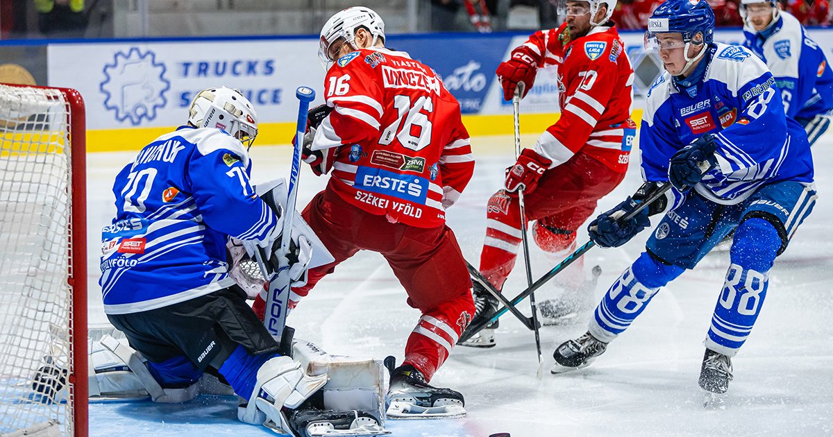 Kettővel vezet a címvédő