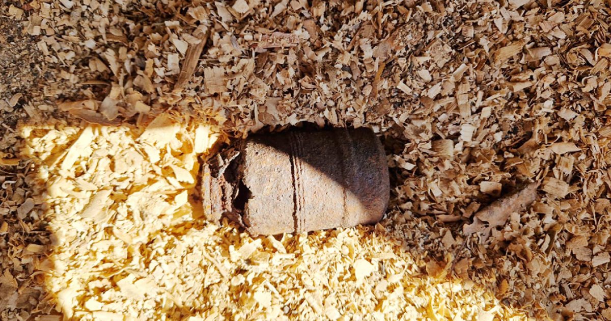 Kézigránát került elő egy lóvészi udvaron