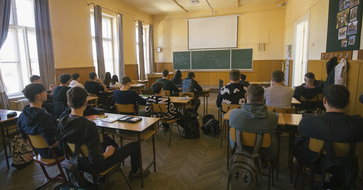 Elvennék a pénzt az SNI-s gyermekektől