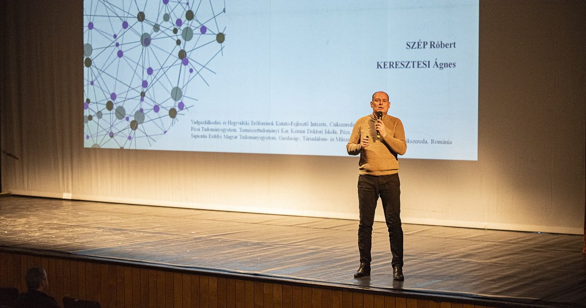 Közérthető előadások a 60 év feletti korosztálynak