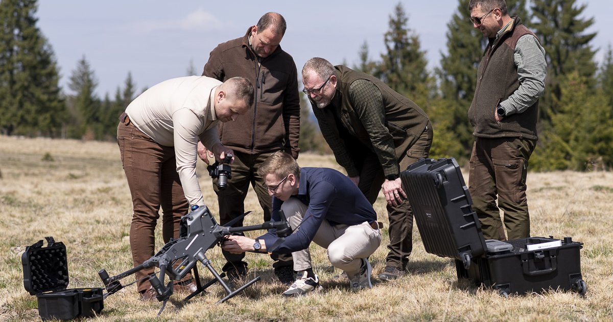 Drónnal a kártékony rovarok ellen