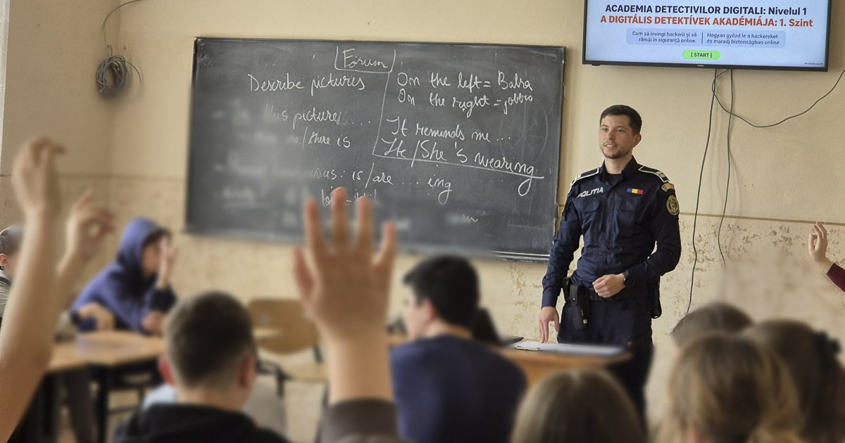 Rendőrök az iskolában