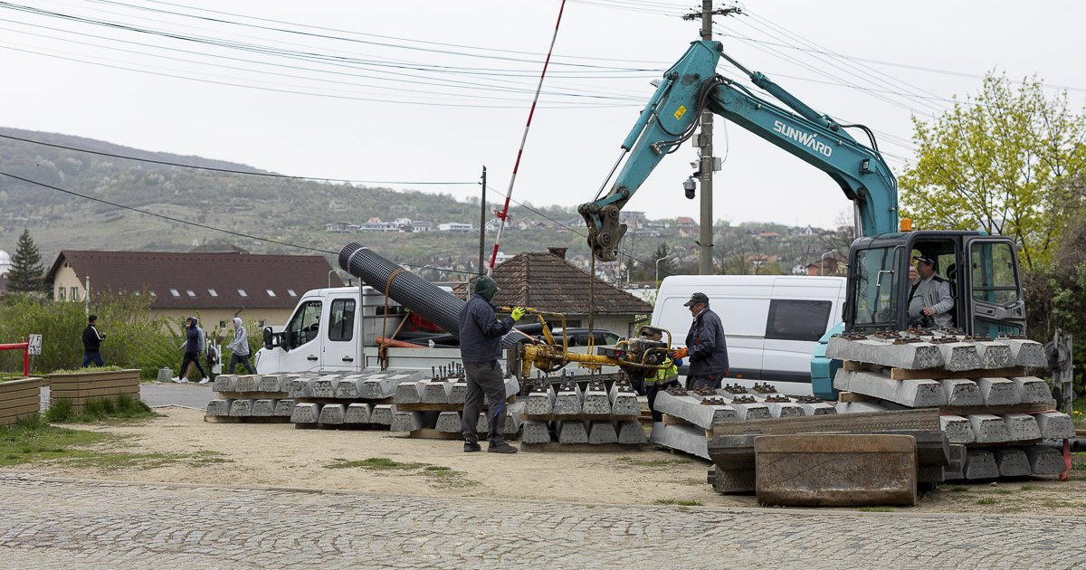 Önműködő sorompót szerelnek a Vásártér utcába