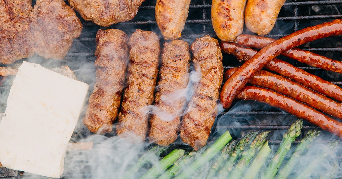 Szezonnyitó grillparti hóviharban