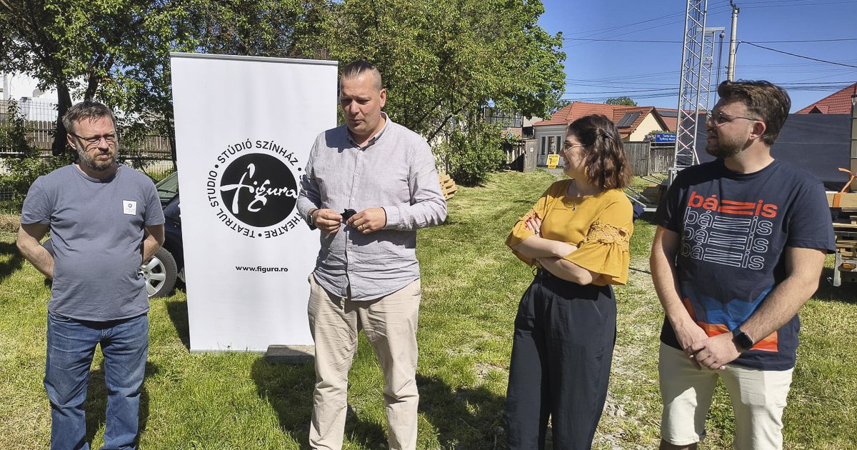 Közösségi találkozóhely a múzeum udvarán