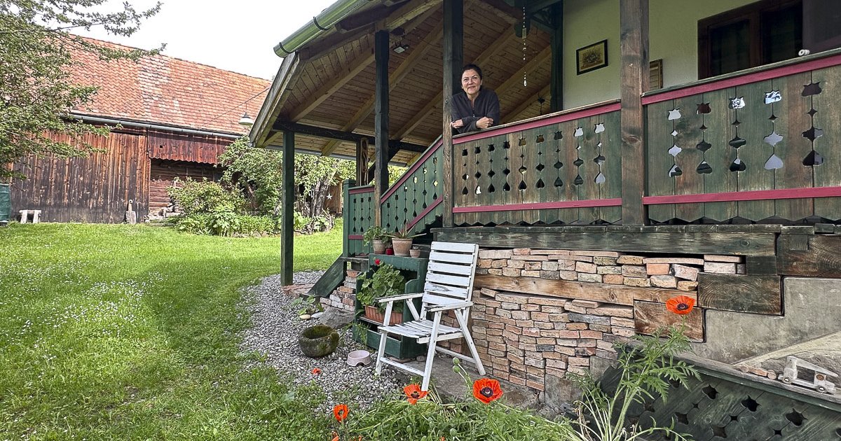 Mesebeli otthon az Őrhegy alatt