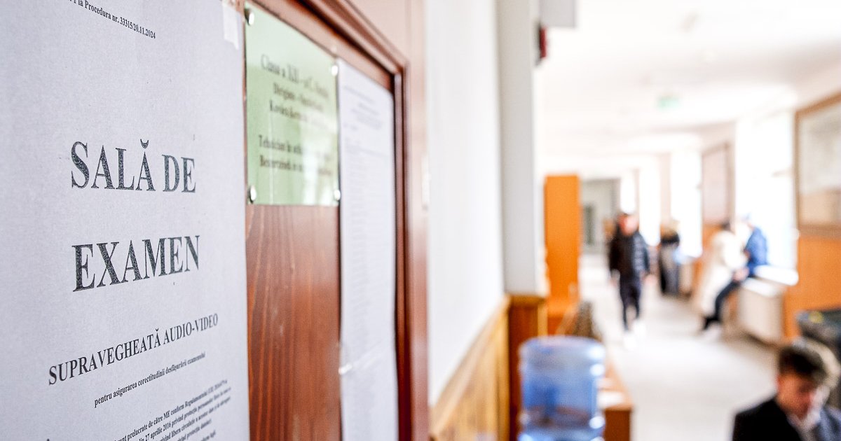 Kamerák kereszttüzében két órát írhattak