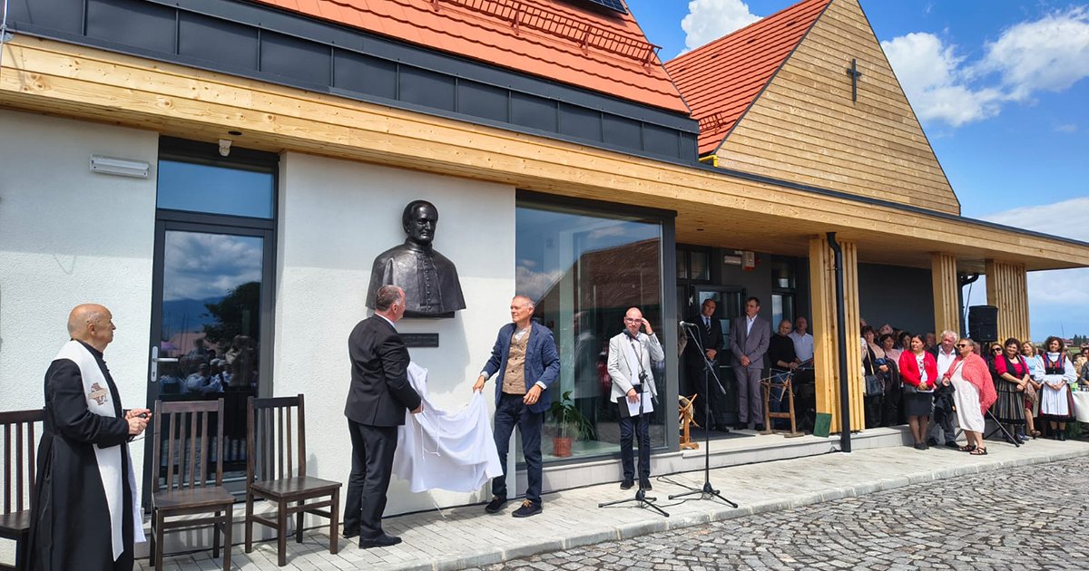 Szolgálat, szakmaiság és közösségépítés