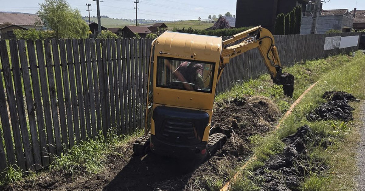 Új lámpaoszlopok Csíkszentléleken