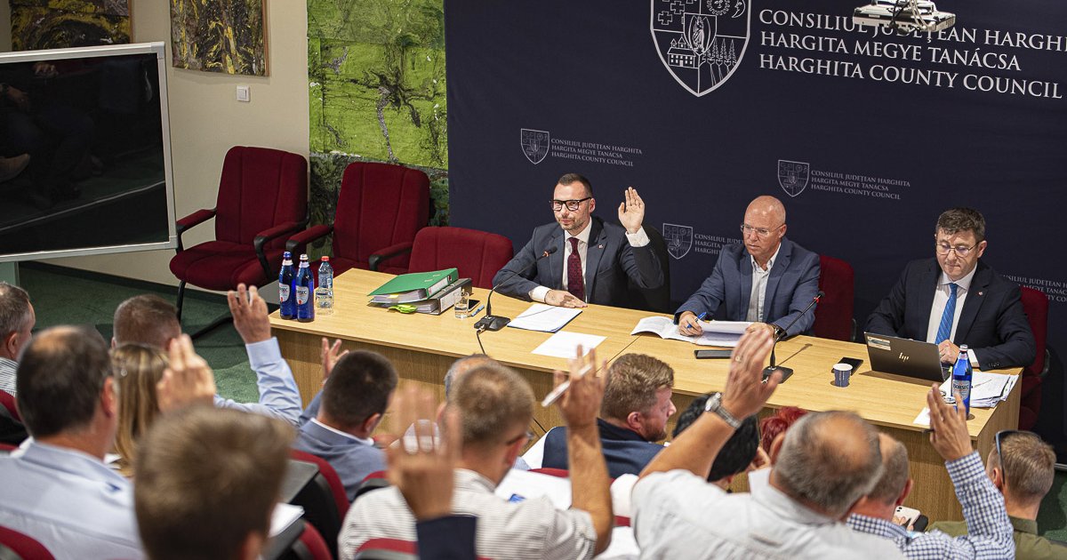 Nyilvános bocsánatkérést várnak egymástól