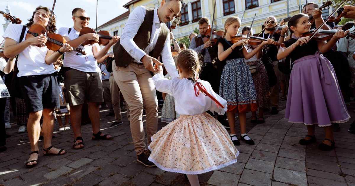 Elkezdődött az Erdélyi Táncháztalálkozó