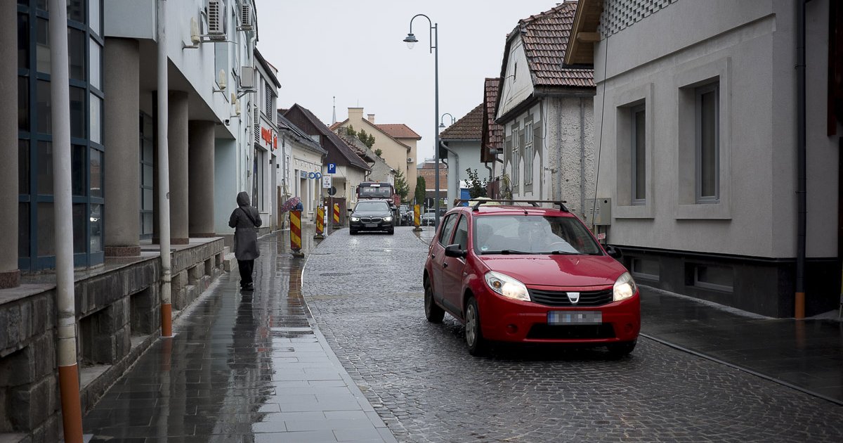 Ideiglenesen „megfordul” a közlekedés