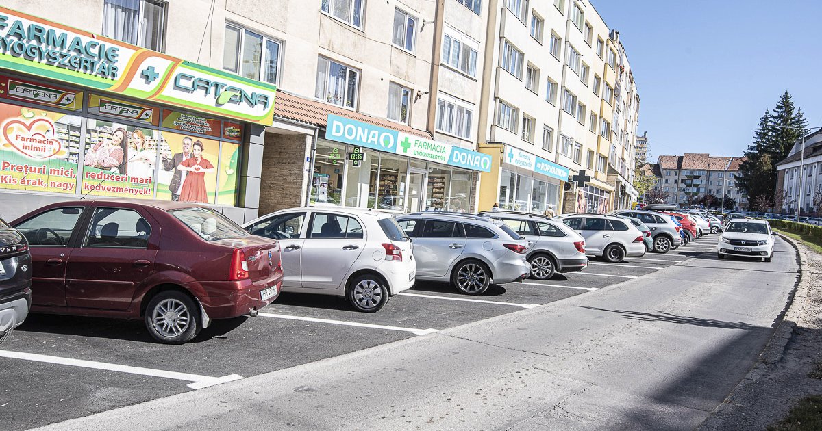 Újrafestették a parkolóhelyeket Csíkszeredában