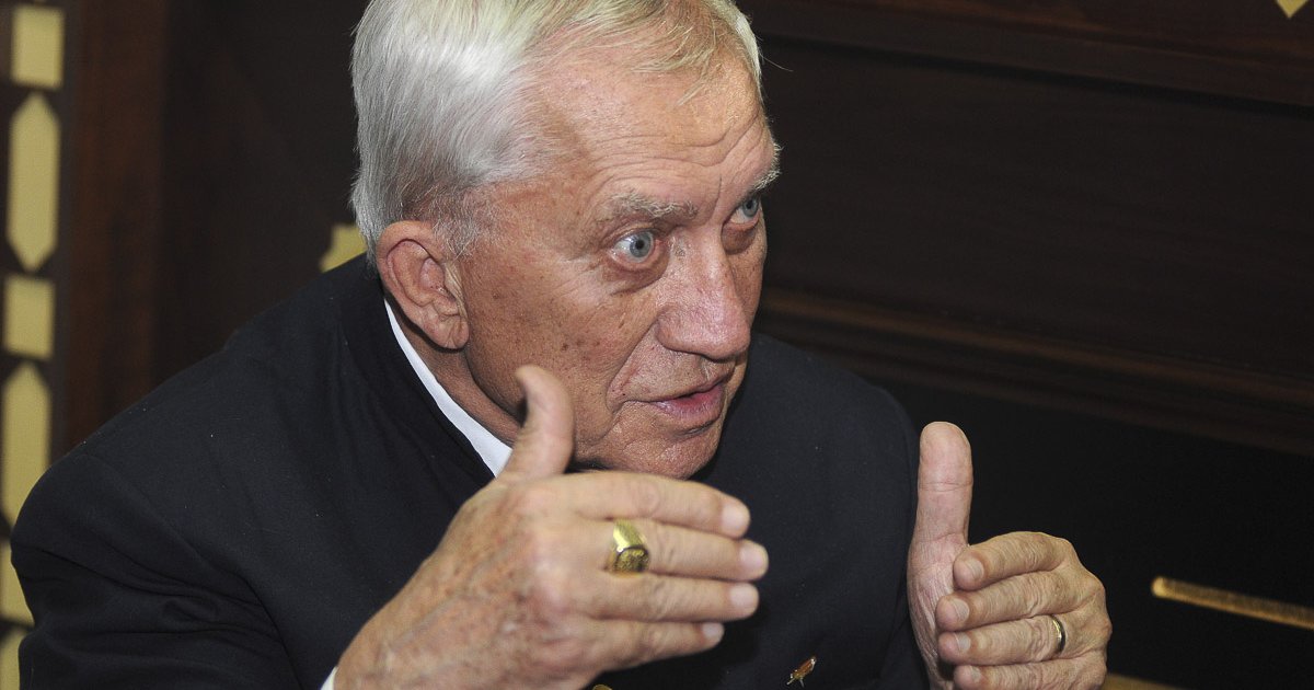 A Corvin köz harcosa, székely címerrel a mellén