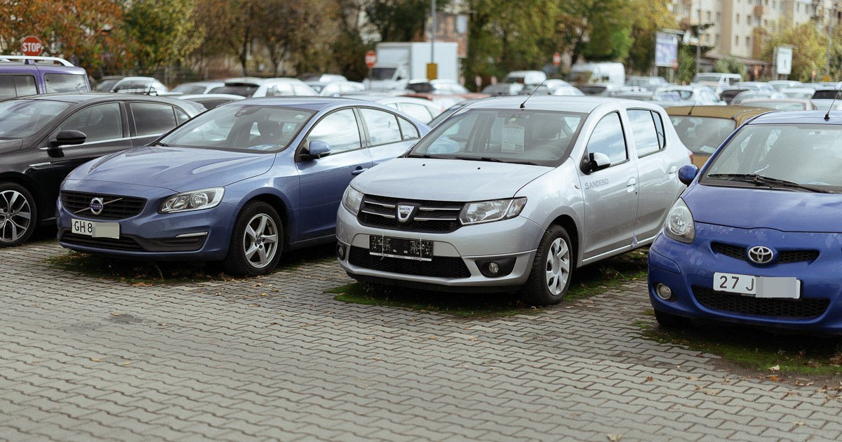 Pótlékok sújthatják az EU-n kívülről behozott autók tulajdonosait