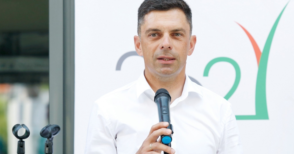 Egyszerű indítványt nyújt be az AUR Novák Eduárd ellen