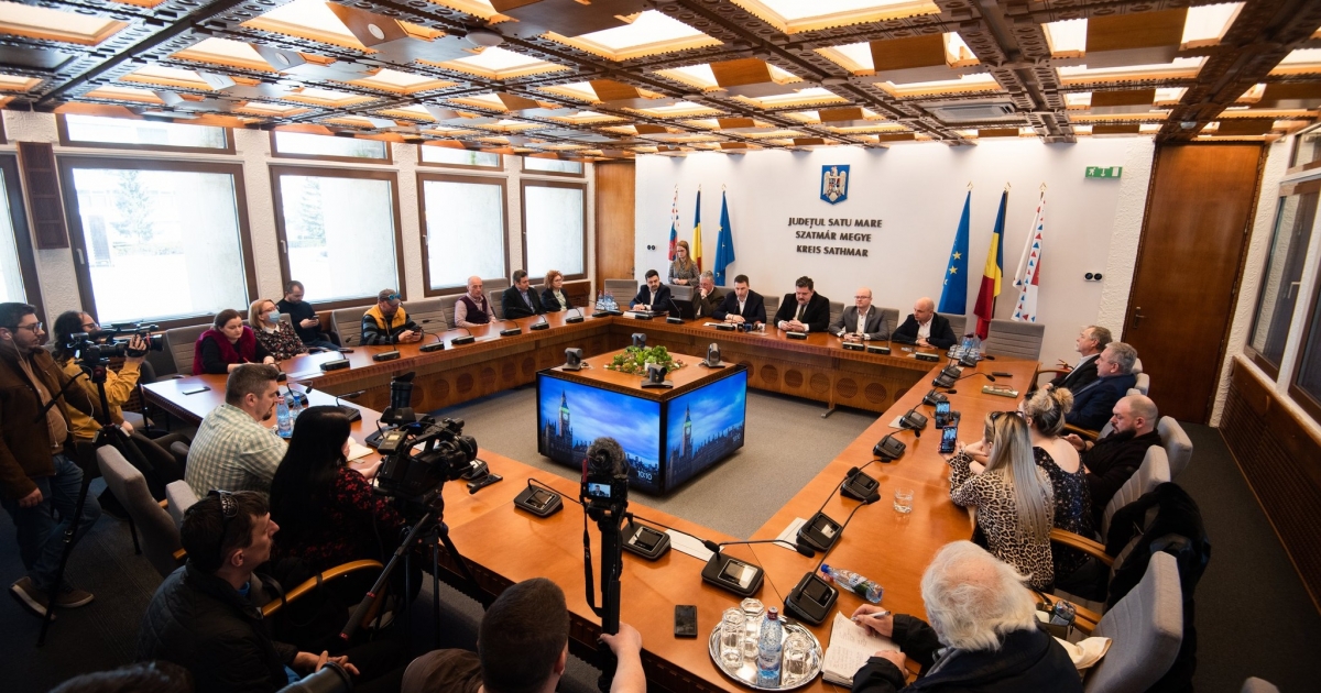 Úszó hulladékoknak telepítenek szűrőrendszereket Szatmár megyében