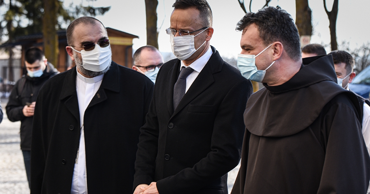 Csíksomlyóra, majd Madéfalvára látogat Szijjártó Péter