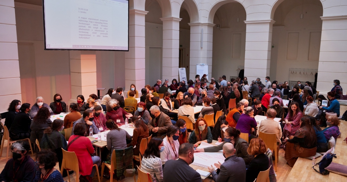 Szimpózium a Hagyományok Házában