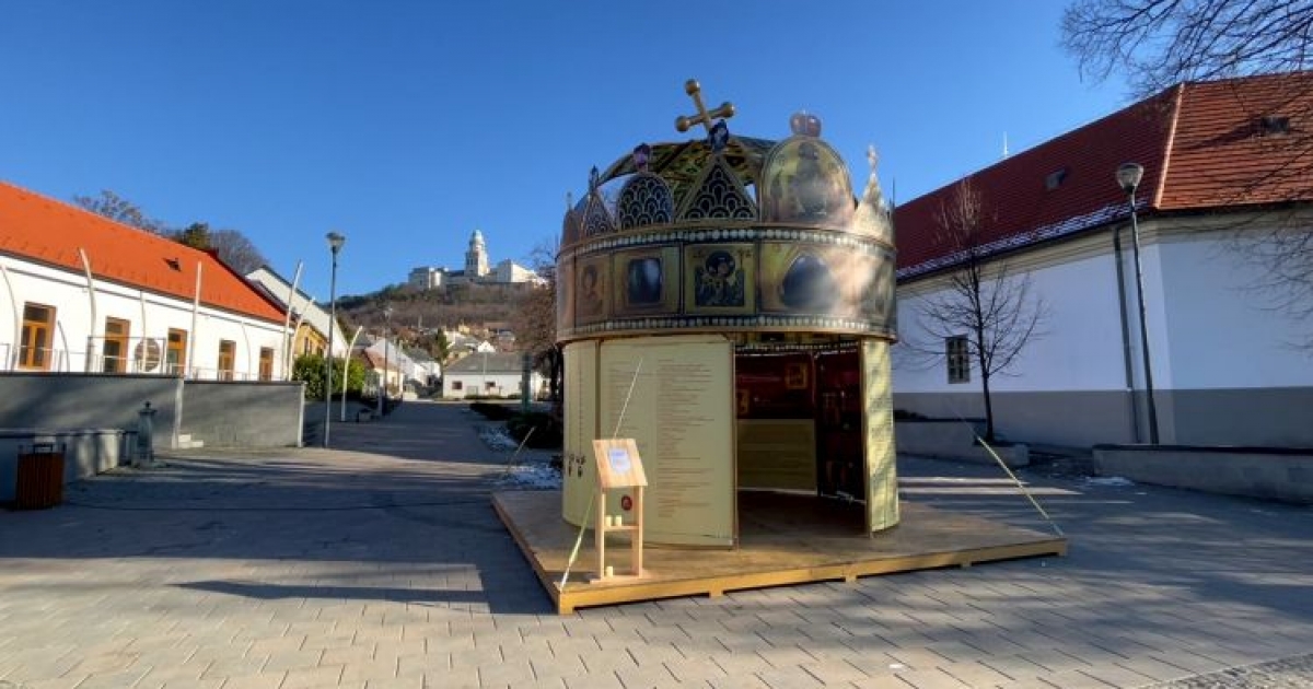 A Szent Korona II. című installáció Pannonhalmán vendégeskedett