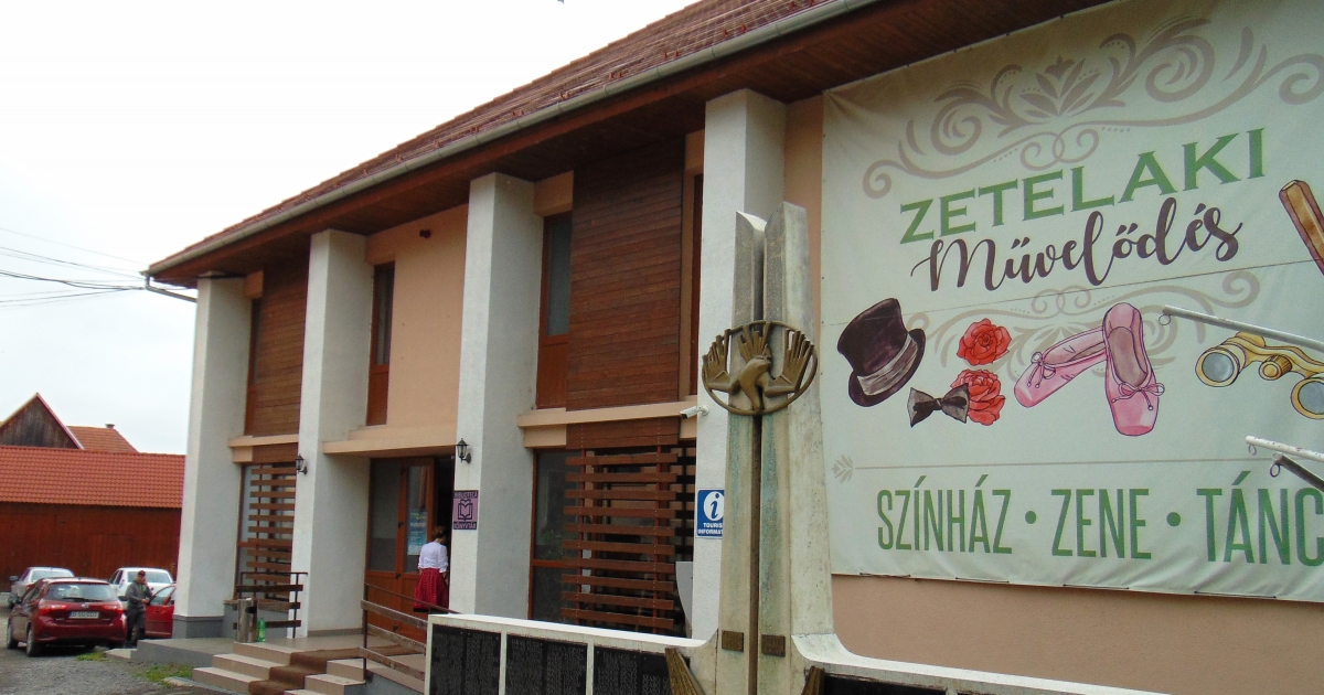 Felbuzog a „tiszta forrás” Zetelakán - IV. Udvarhelyszéki Népdalfesztivál