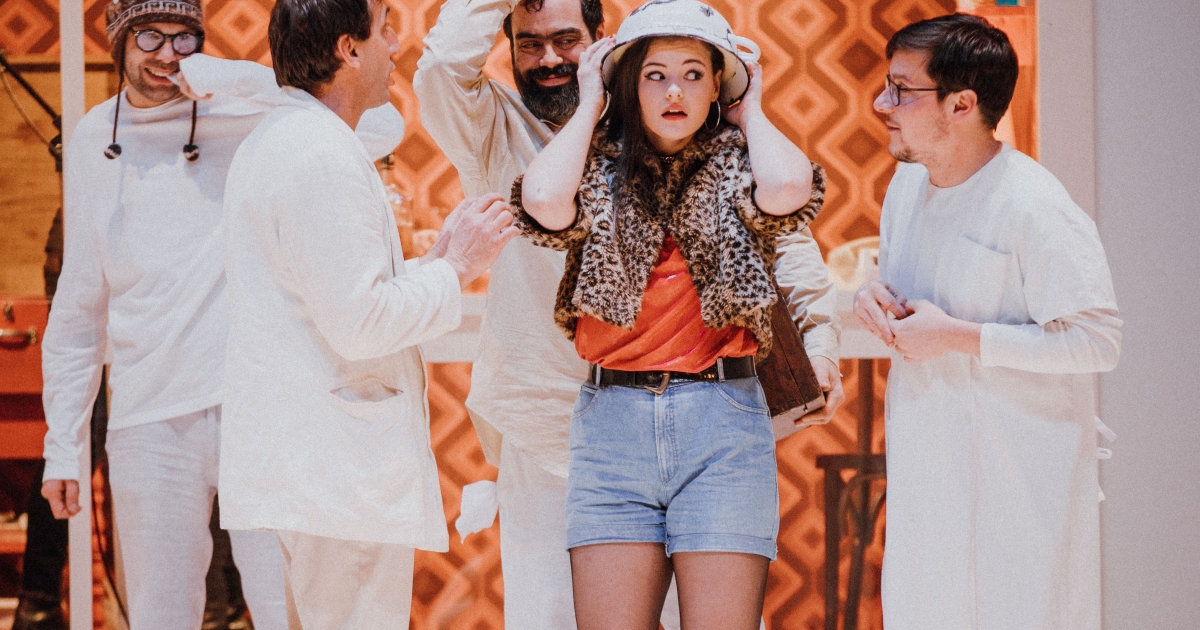 Bemutató a Tomcsa Sándor Színházban