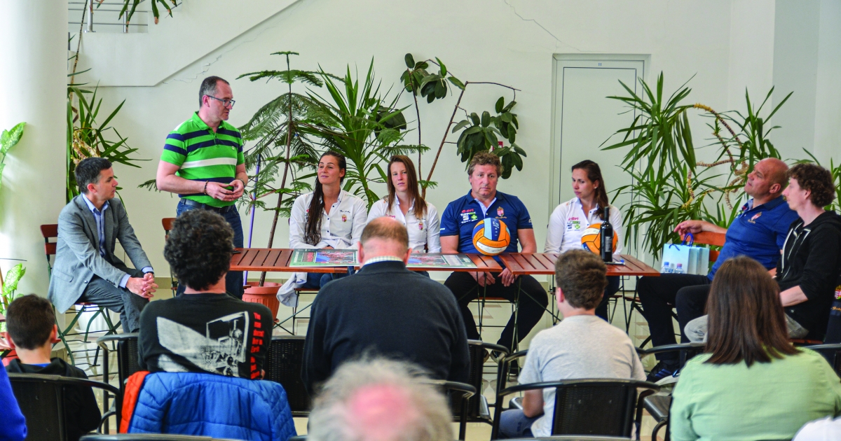 Áldást kaptak Csíksomlyón a pólósok