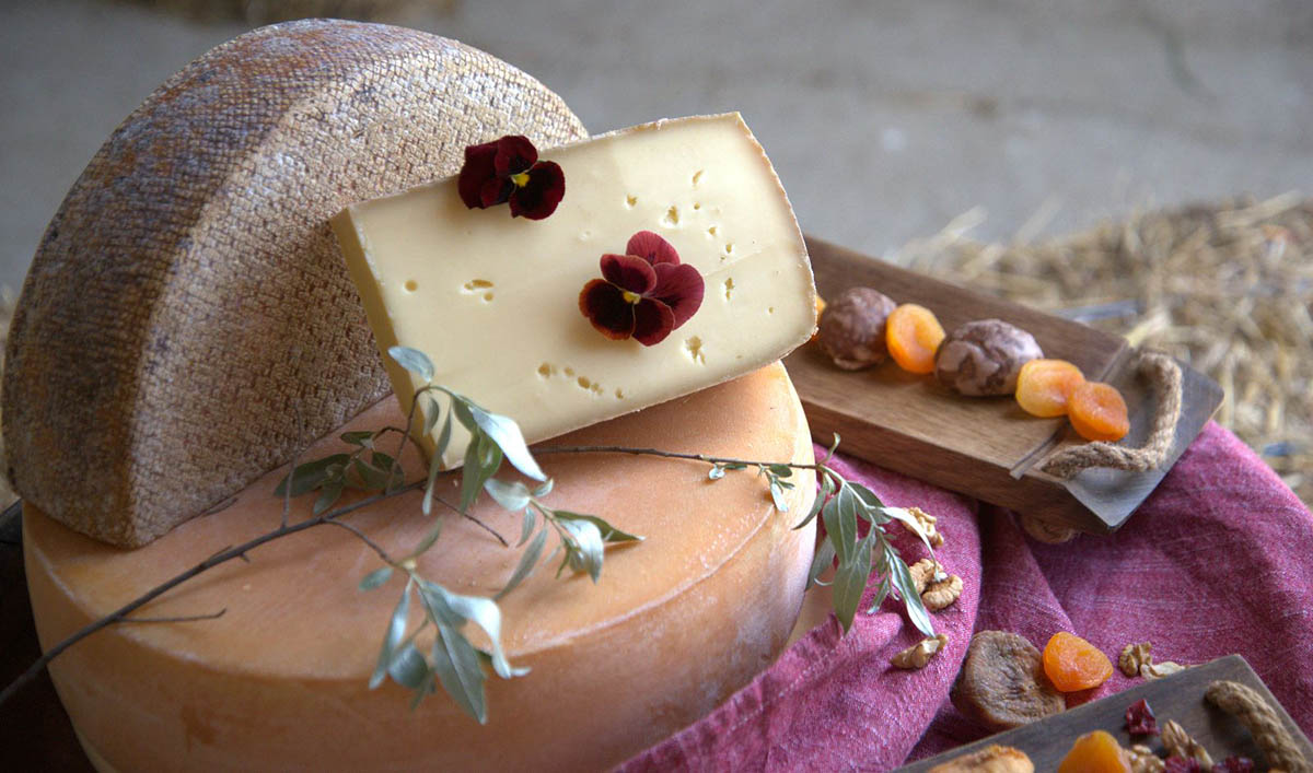 Szász−Bányász Anna