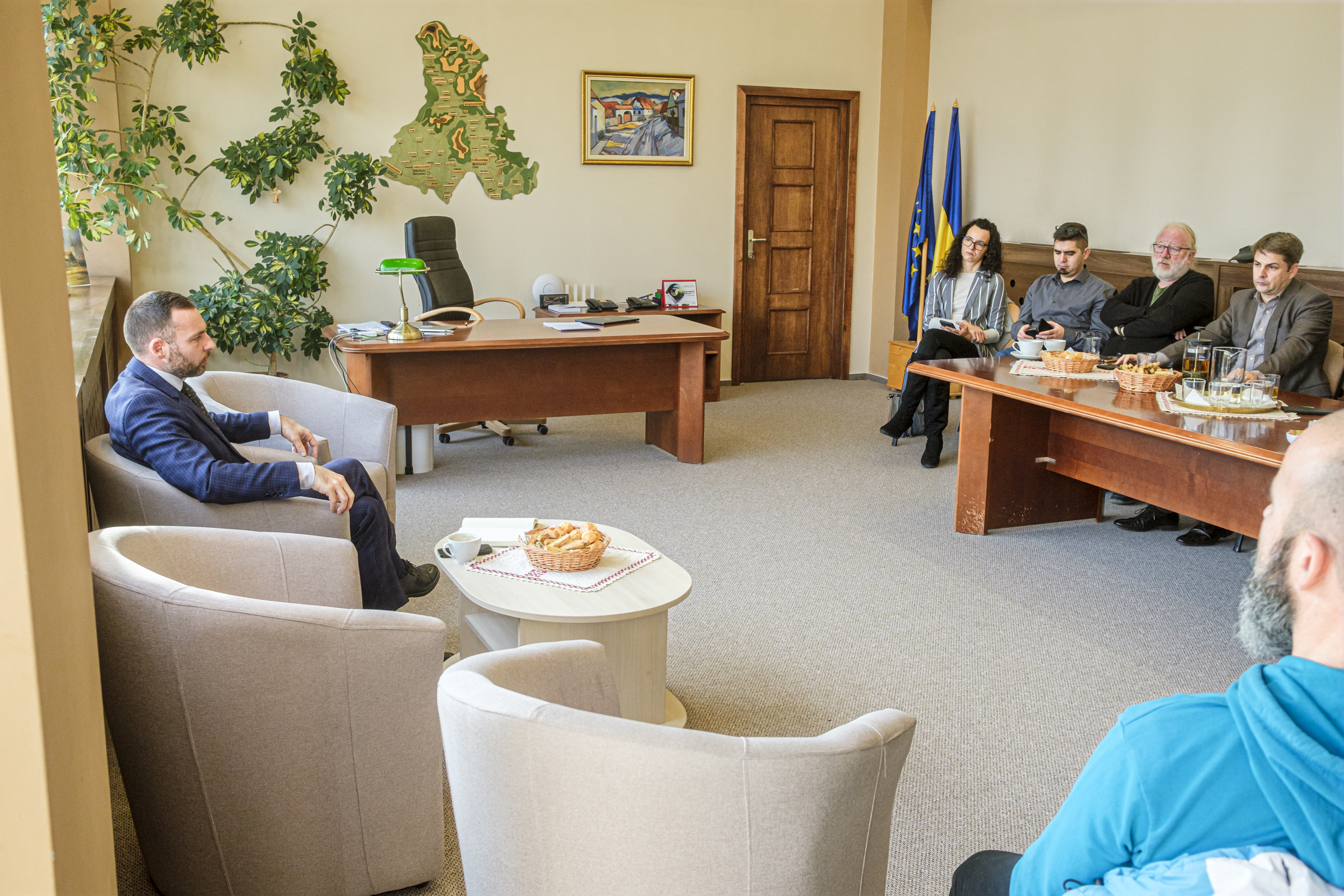 Első hetek megyeelnökként Első hetek megyeelnökként