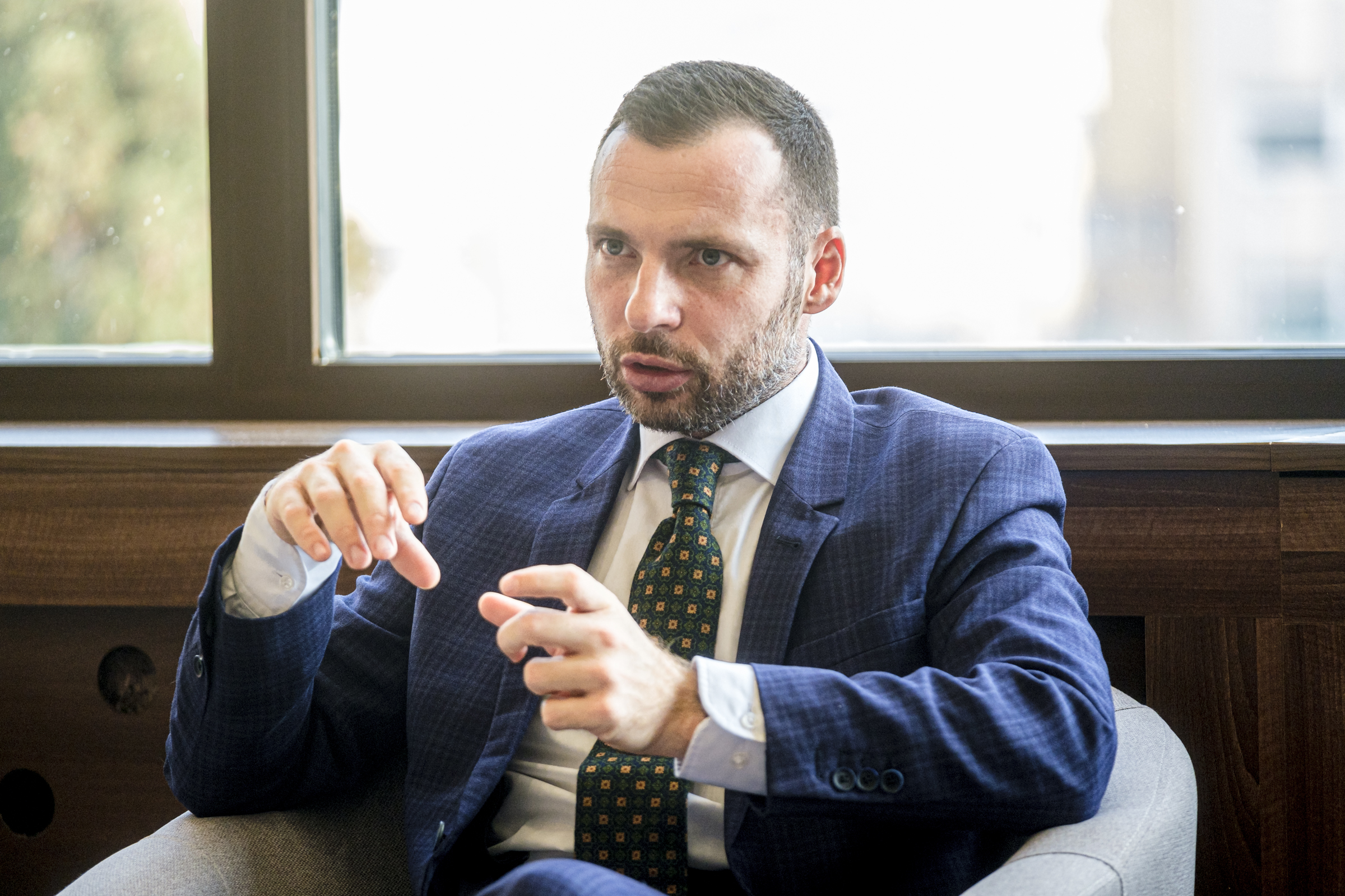 Első hetek megyeelnökként Első hetek megyeelnökként