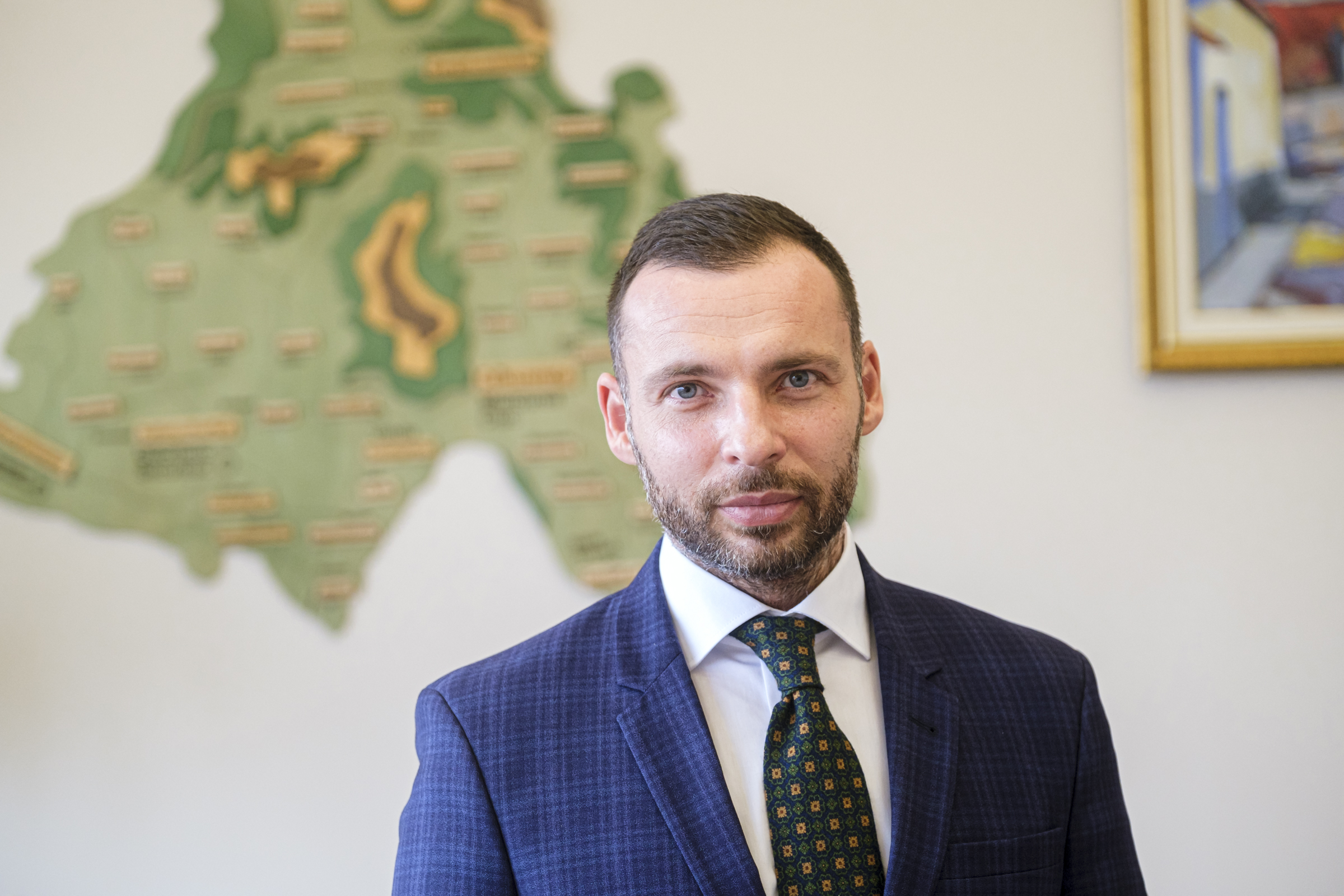 Első hetek megyeelnökként Első hetek megyeelnökként