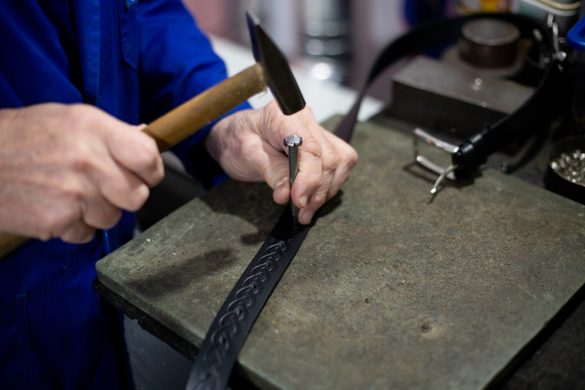 Meredek lejtőn a könnyűipar